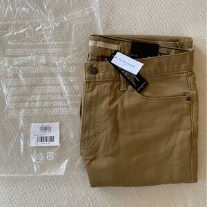 Banana Republic 32x34 Travel Jean. Whiskey Brown color